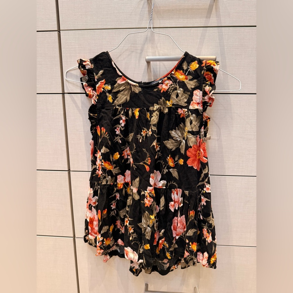 American Eagle Black and Floral Shirt! 🎉